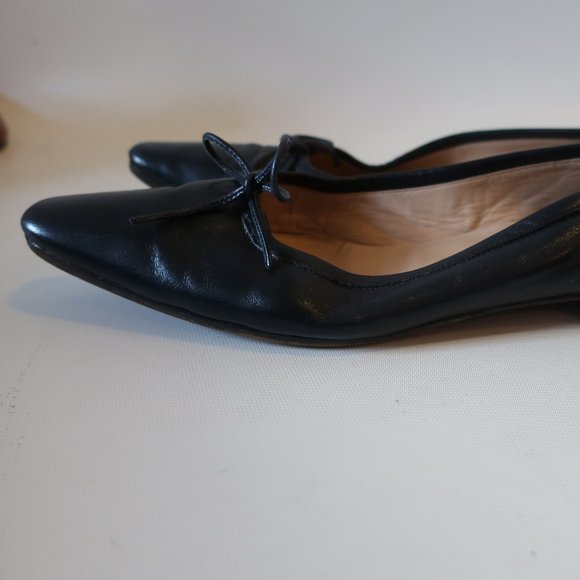 WOMENS MANOLO BLAHNIK NAVY BLUE BOW LEATHER FLATS 37 US/7 * - Picture 4 of 10